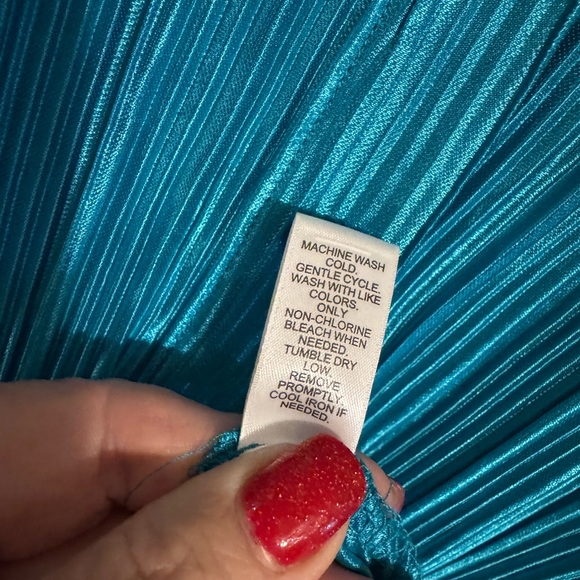 GORGEOUS TEAL/TURQUOISE BUTTON FRONT BLOUSE     PLUS: 26/28    #1 - Picture 9 of 9